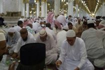 Ngabuburit Ala Menteri Agama di Masjid Nabawi