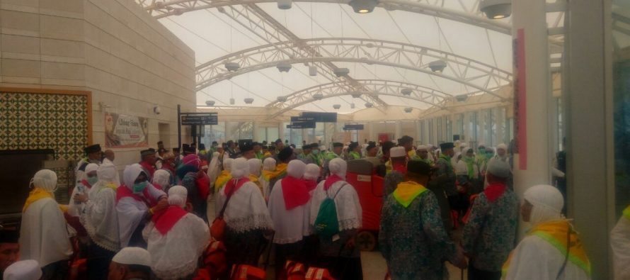Jemaah Haji Indonesia Kloter Pertama Tiba di Madinah Dengan Selamat