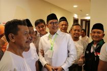 Menag Sapa Jemaah Tukang Becak dan Marbot Masjid di Pemondokan